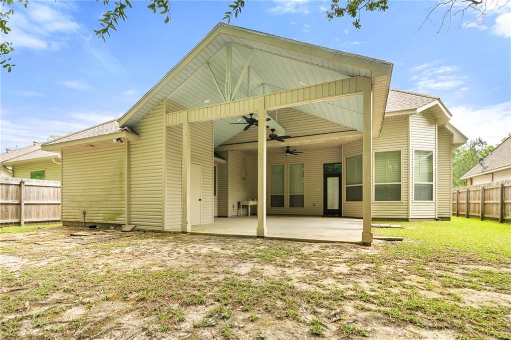 564 BATELEUR Way