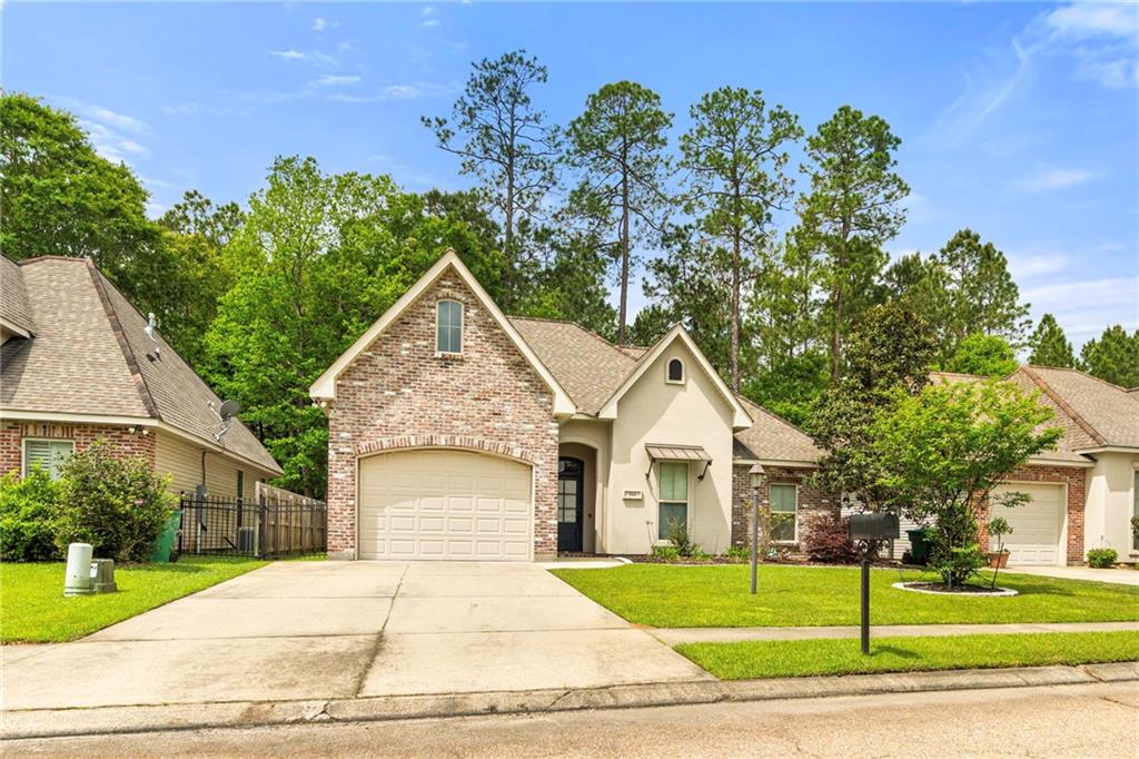 564 BATELEUR Way
