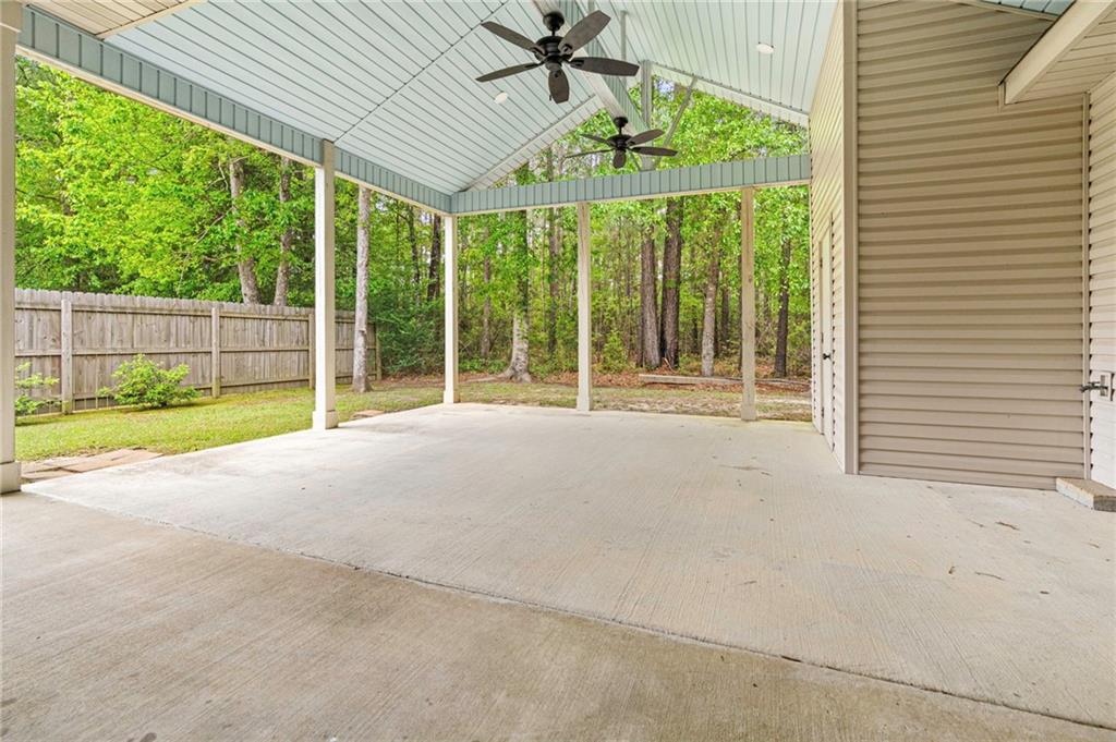 564 BATELEUR Way