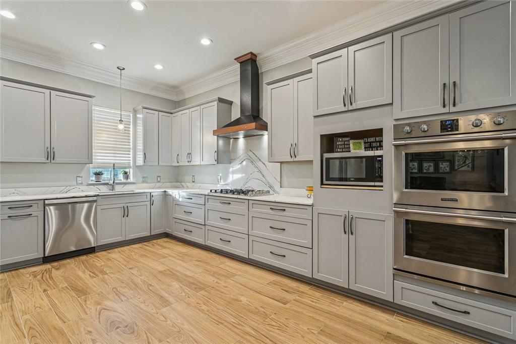 452 BELLE POINTE Drive