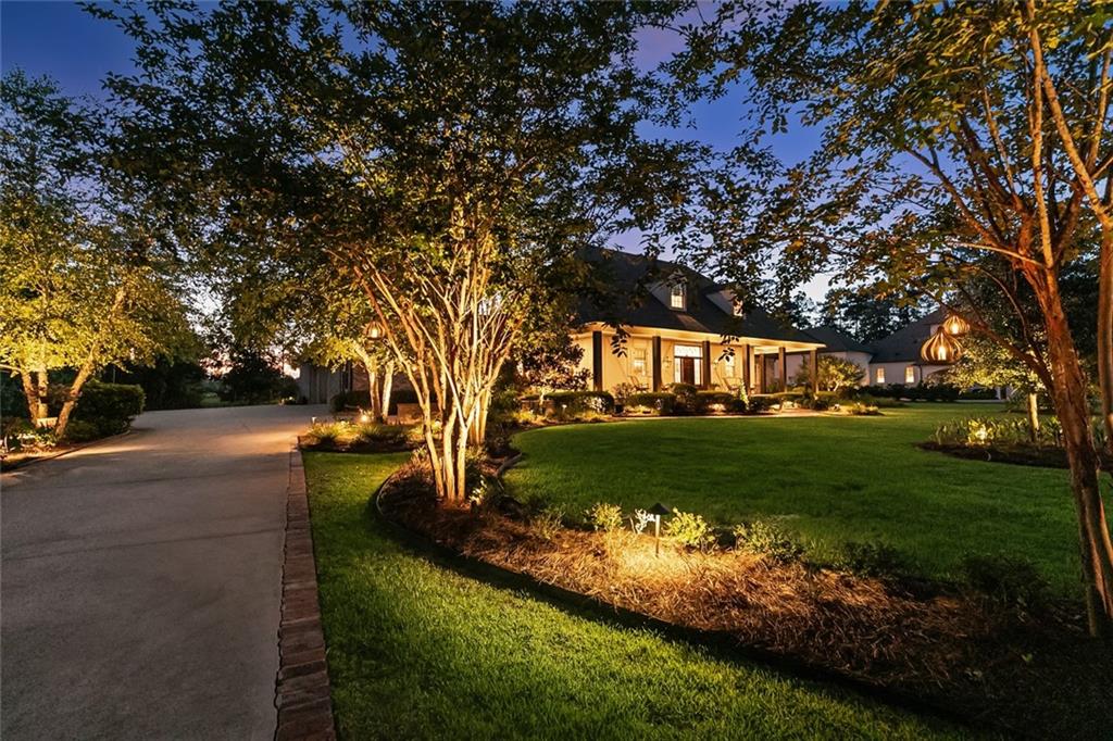 25 HUMMINGBIRD Road