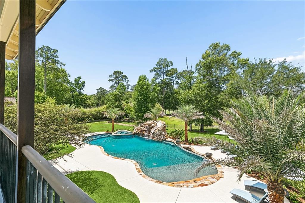 25 HUMMINGBIRD Road