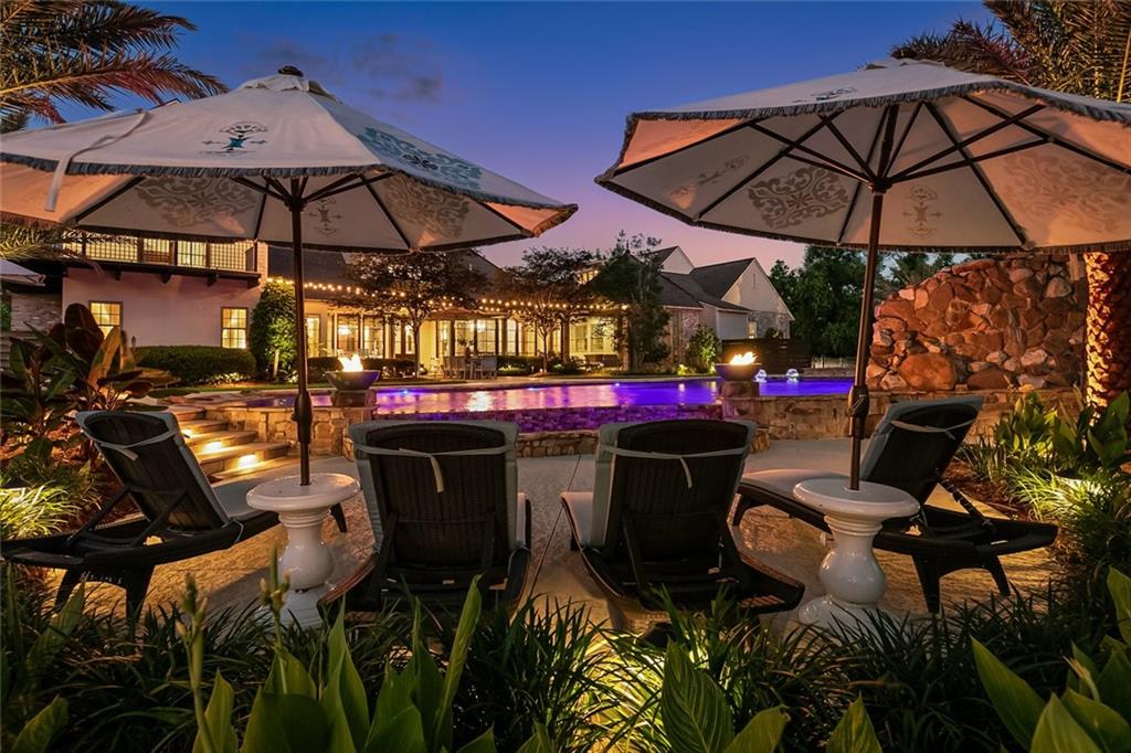 25 HUMMINGBIRD Road