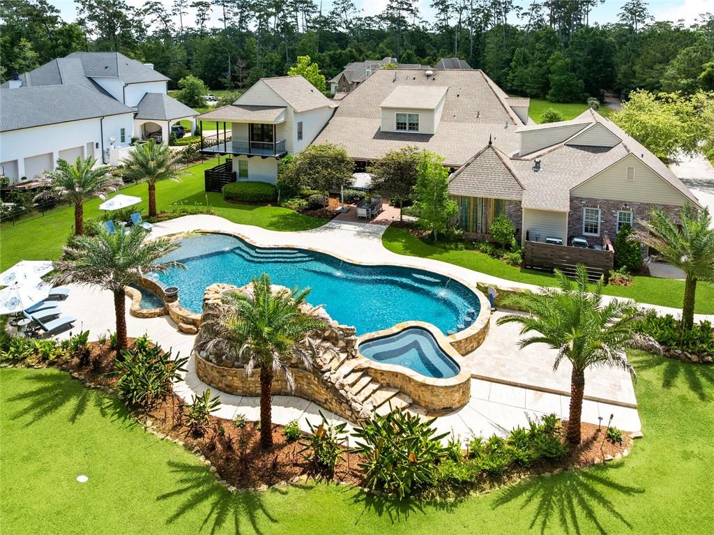 25 HUMMINGBIRD Road