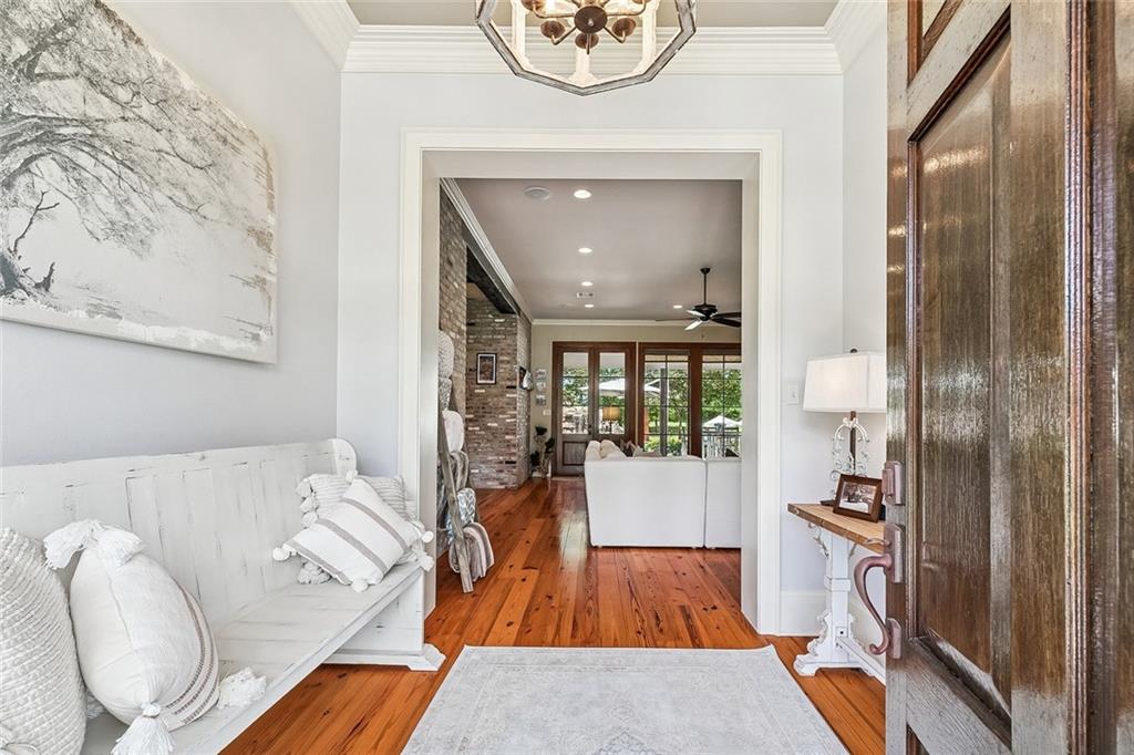 25 HUMMINGBIRD Road