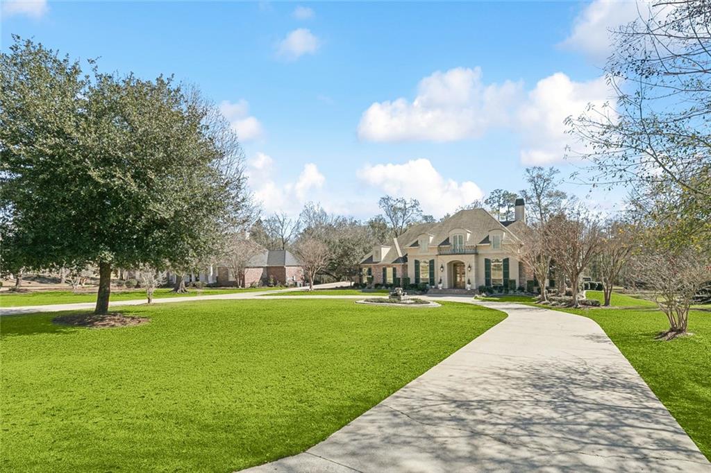 518 NORTHWOODS Drive