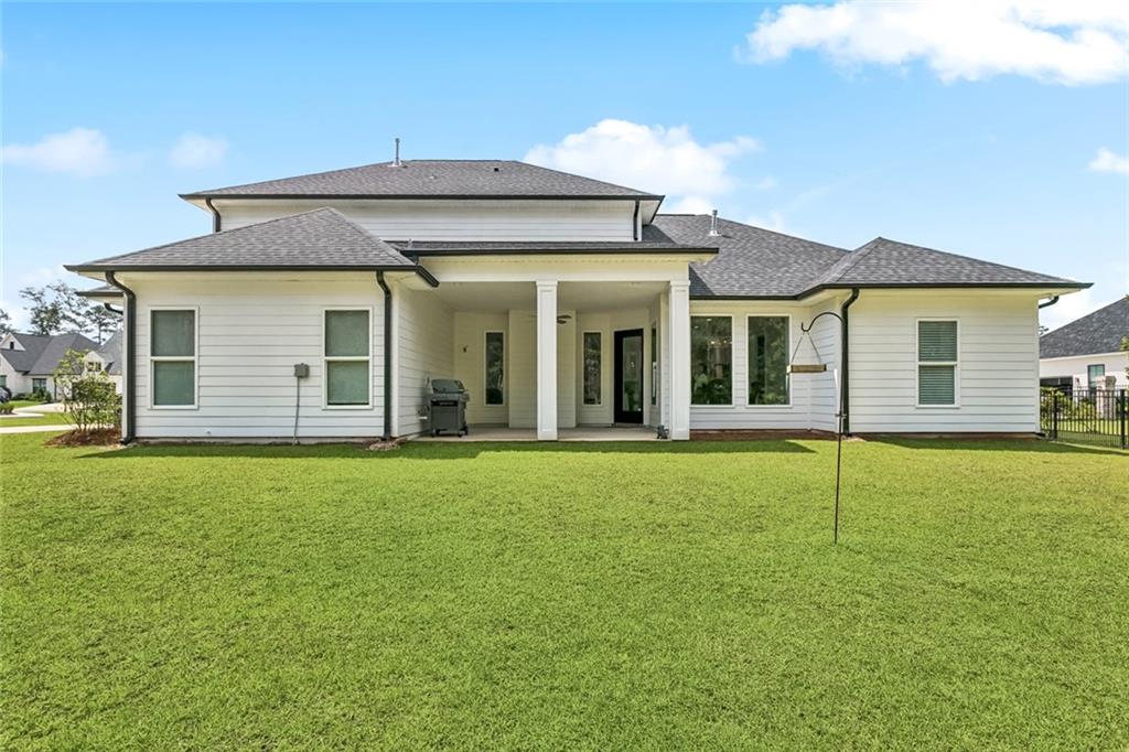 5037 TWIN RIVER Place