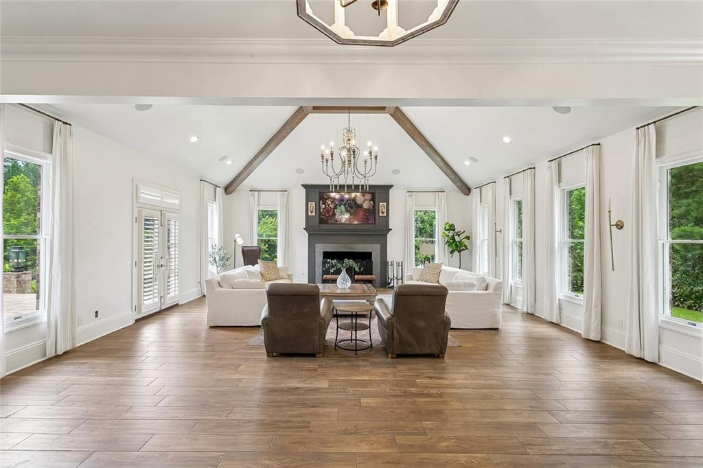 9 MAGNOLIA GARDENS Drive