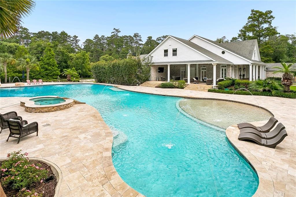 9 MAGNOLIA GARDENS Drive