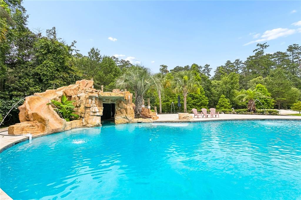 9 MAGNOLIA GARDENS Drive