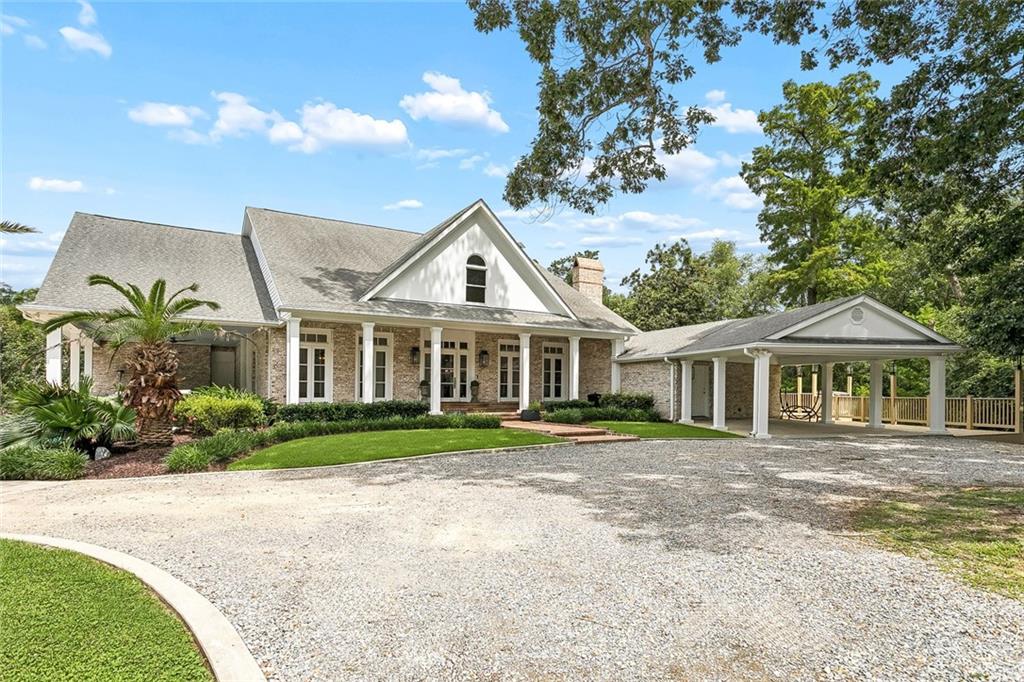 9 MAGNOLIA GARDENS Drive