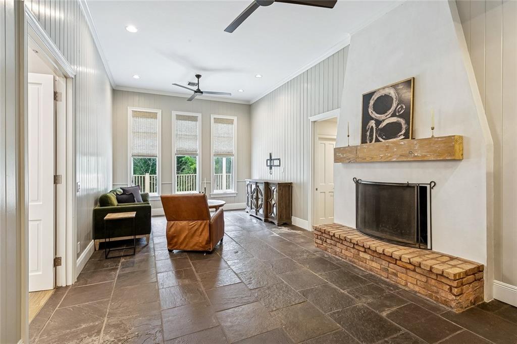9 MAGNOLIA GARDENS Drive