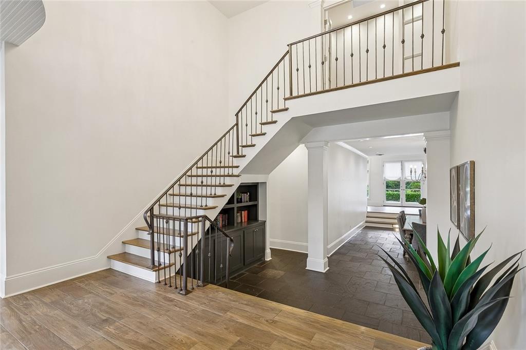 9 MAGNOLIA GARDENS Drive