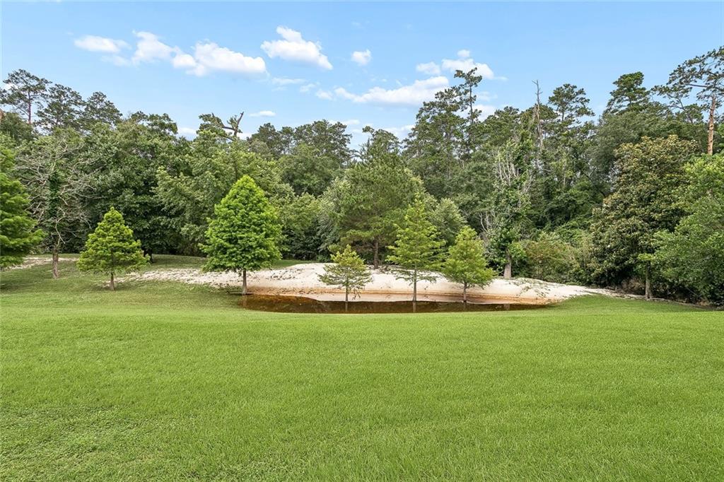9 MAGNOLIA GARDENS Drive