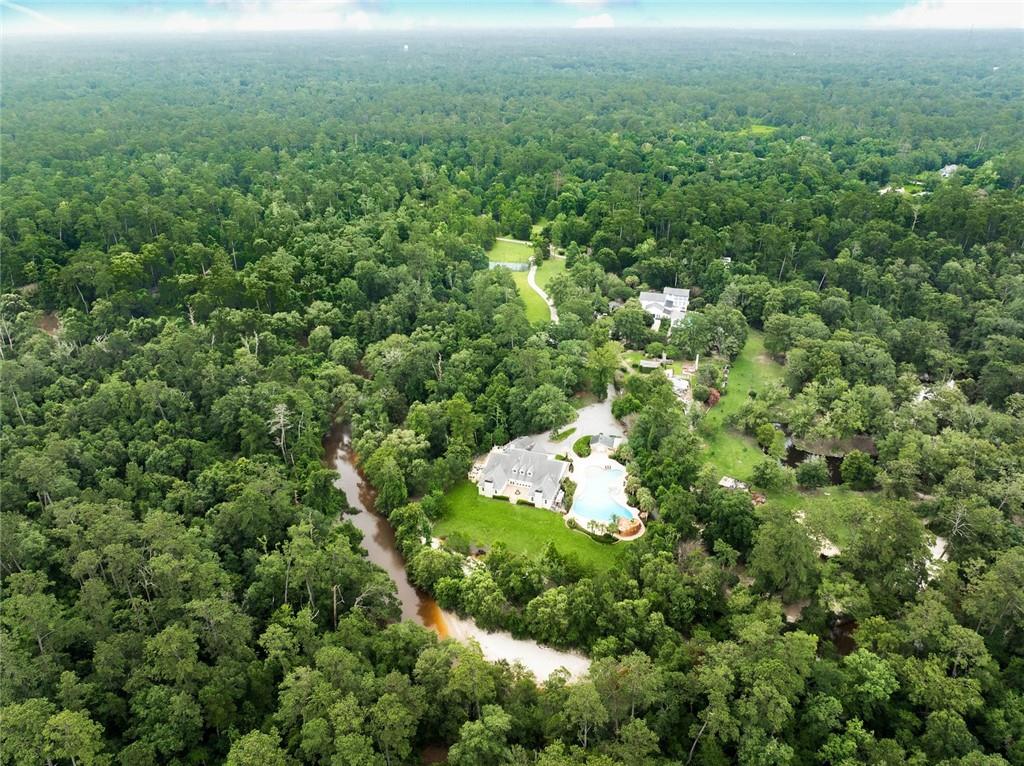 9 MAGNOLIA GARDENS Drive