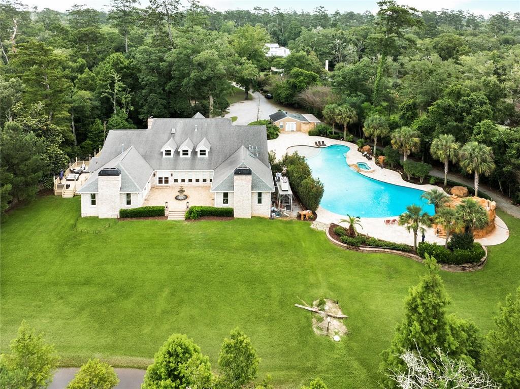 9 MAGNOLIA GARDENS Drive