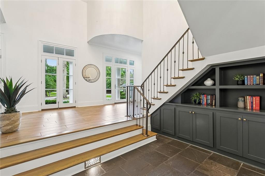 9 MAGNOLIA GARDENS Drive