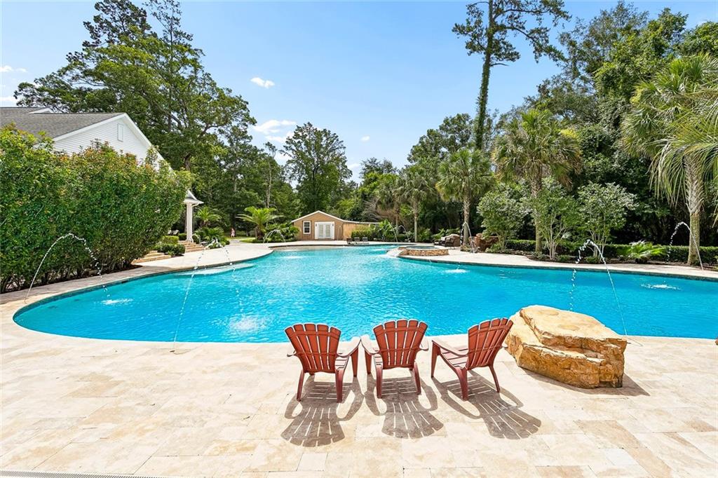 9 MAGNOLIA GARDENS Drive