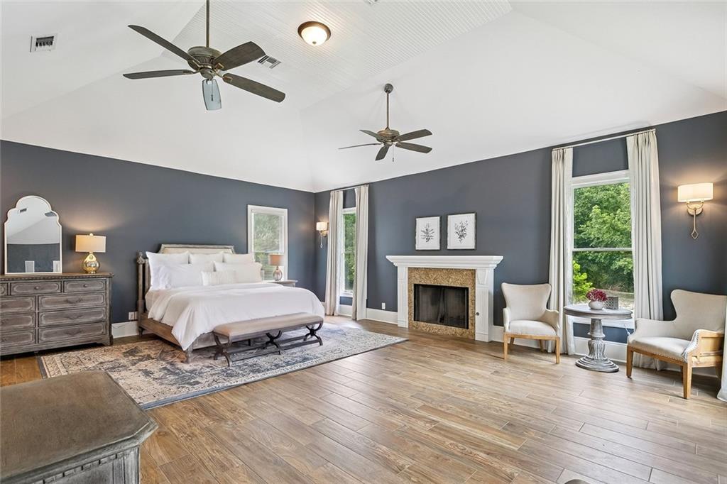 9 MAGNOLIA GARDENS Drive