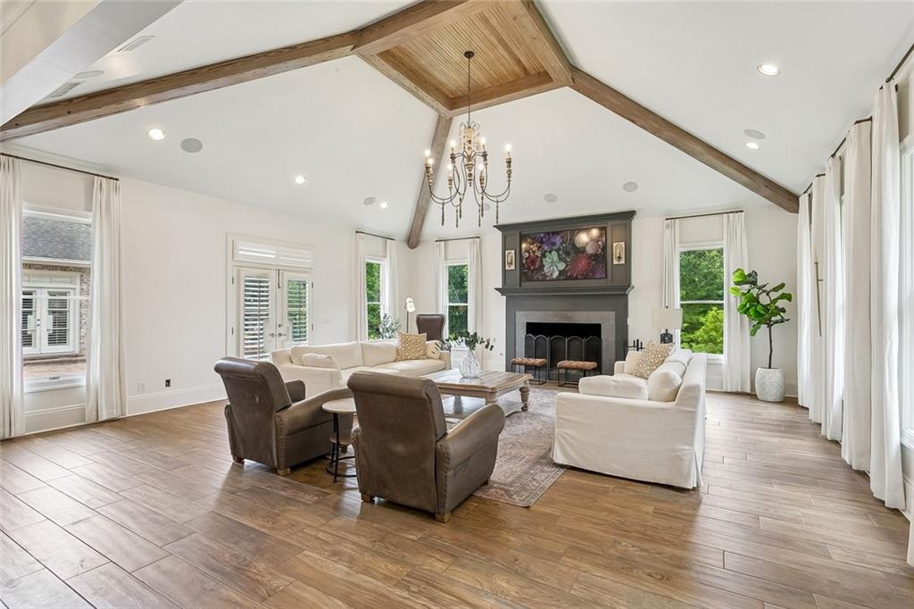 9 MAGNOLIA GARDENS Drive