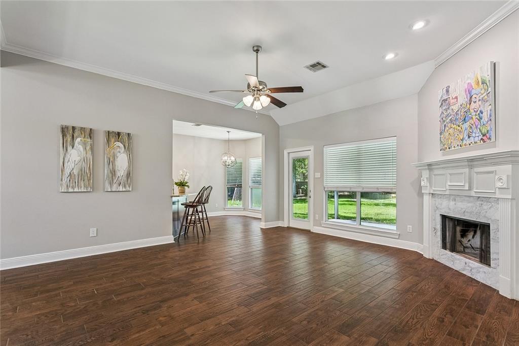 401 ORLEANS Avenue