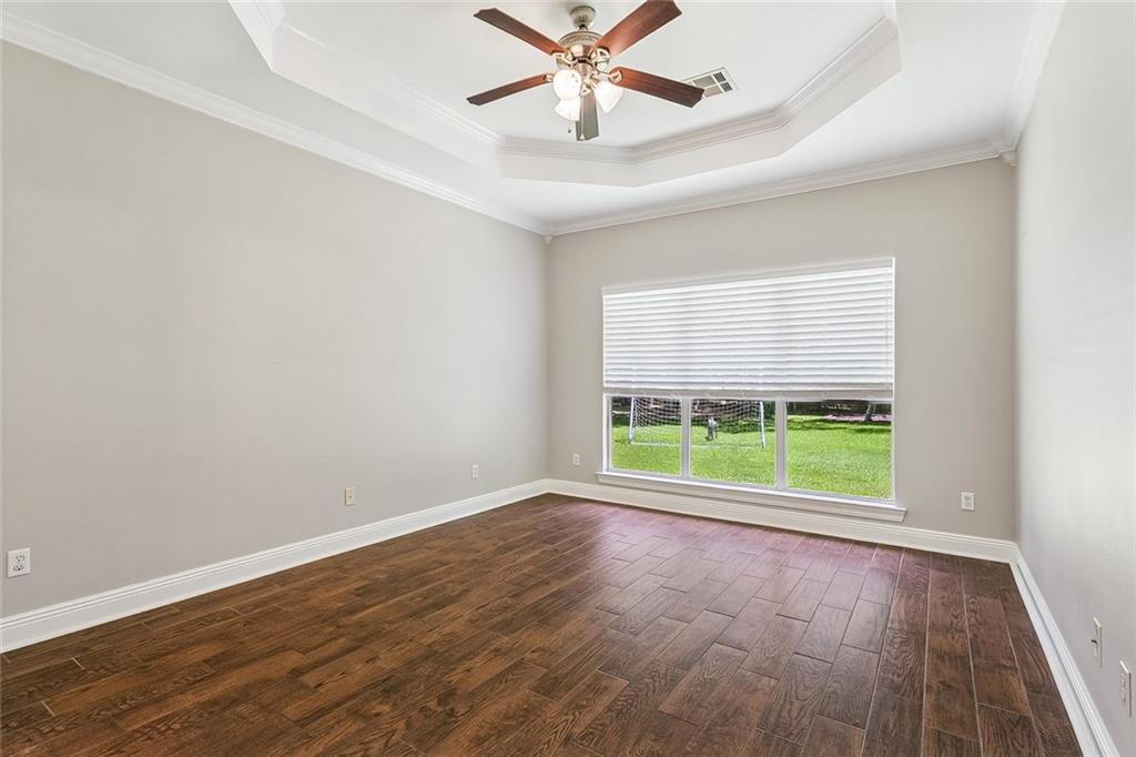 401 ORLEANS Avenue