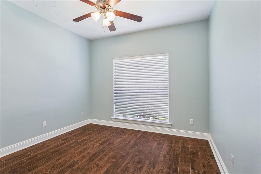 401 ORLEANS Avenue