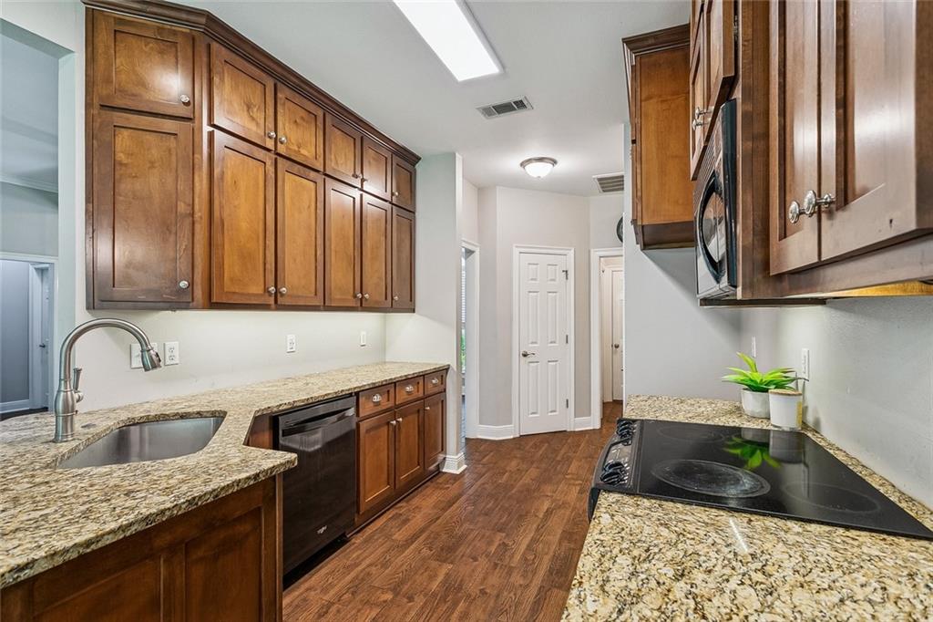 401 ORLEANS Avenue