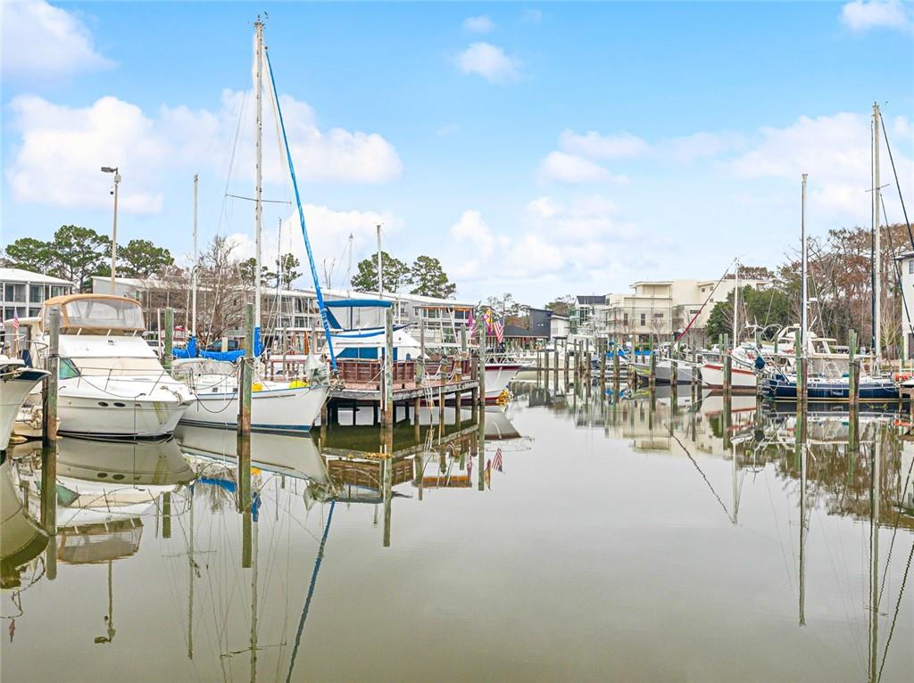 962 MARINA Boulevard