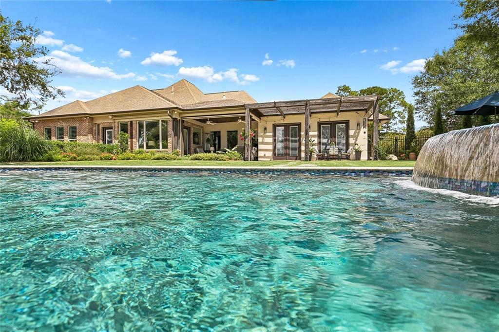 600 NORTHWOODS Drive