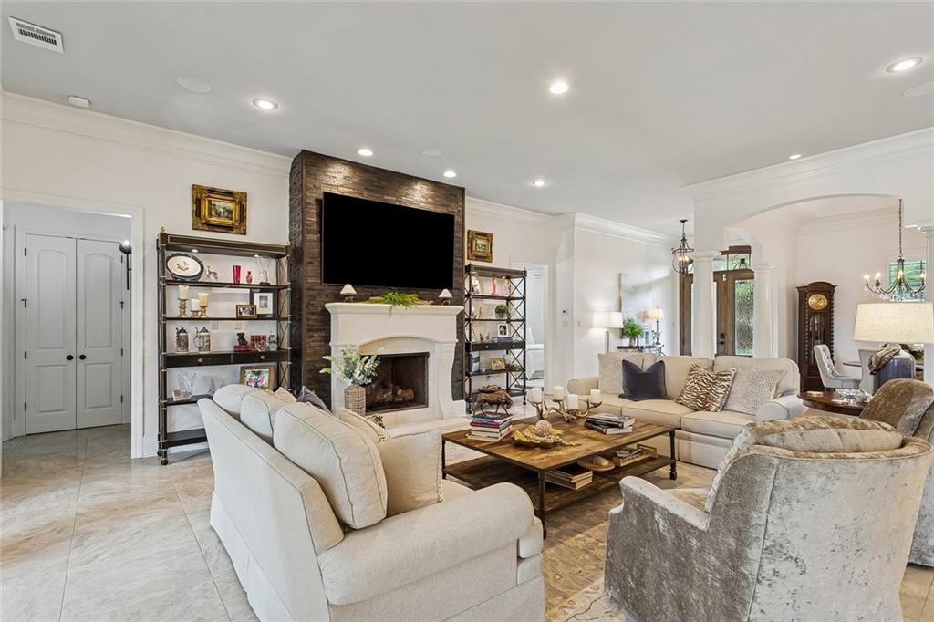 600 NORTHWOODS Drive