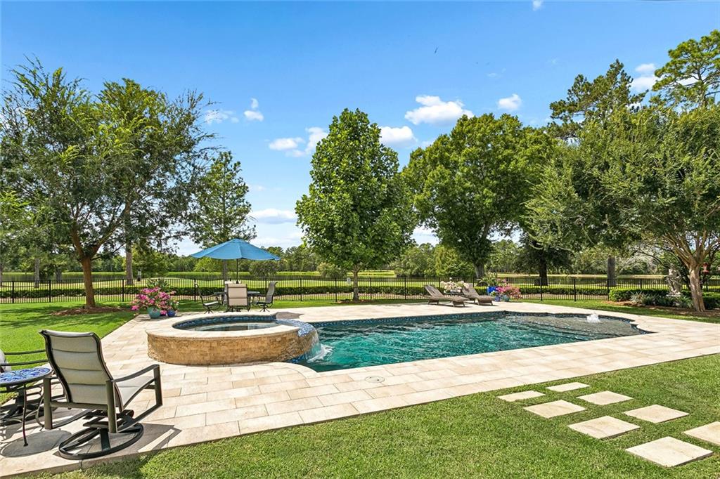 600 NORTHWOODS Drive