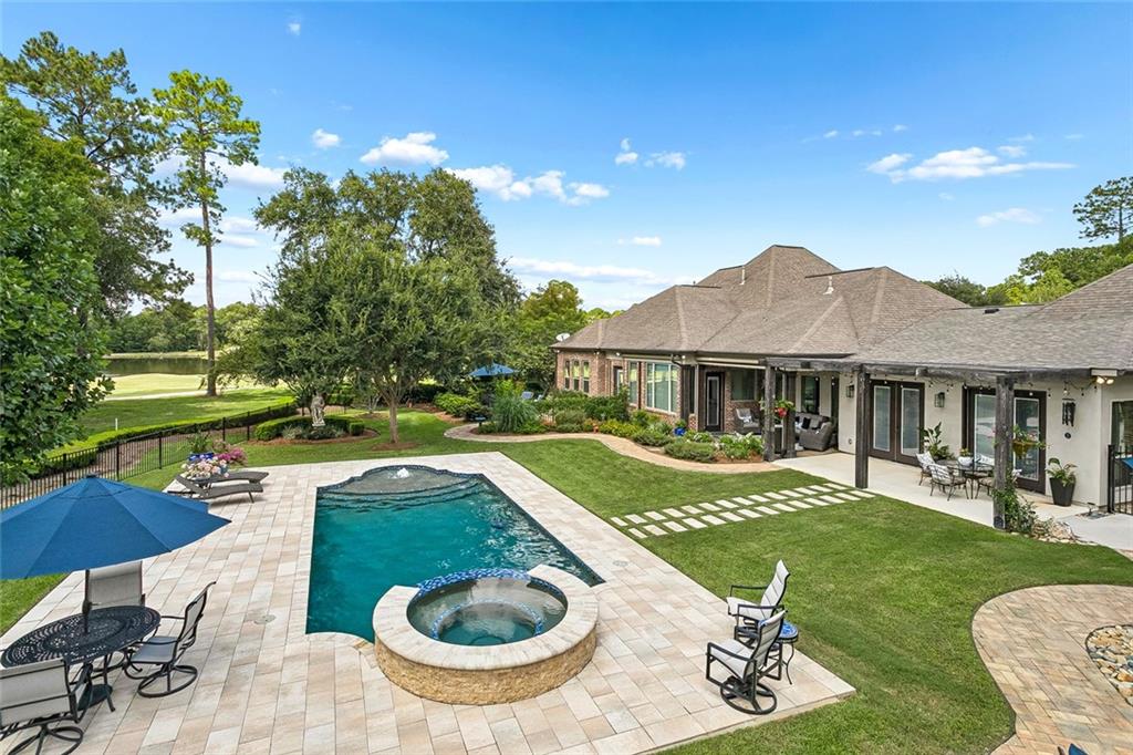 600 NORTHWOODS Drive
