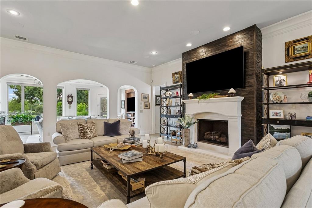 600 NORTHWOODS Drive
