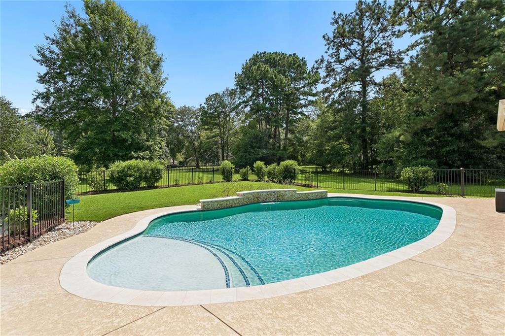 475 TRAILHEAD Drive