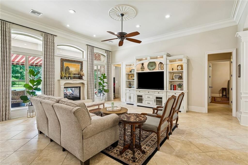 475 TRAILHEAD Drive