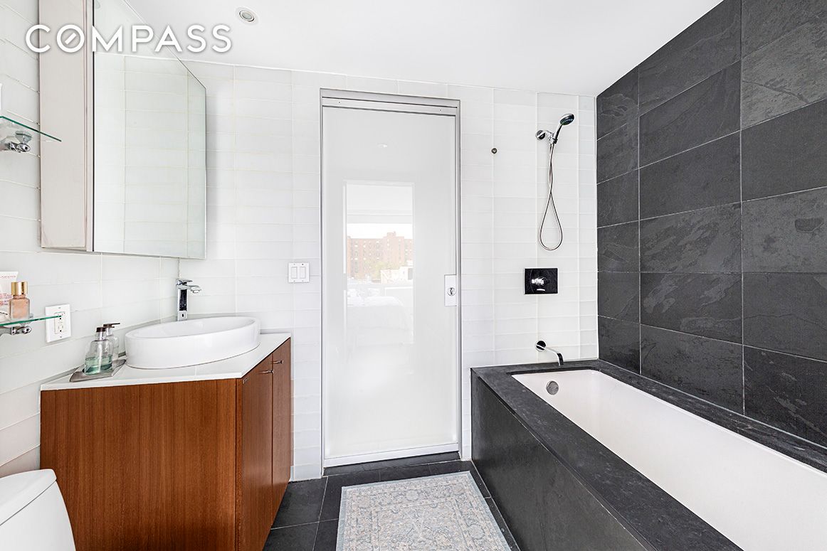425 E 13th St, Unit 7C