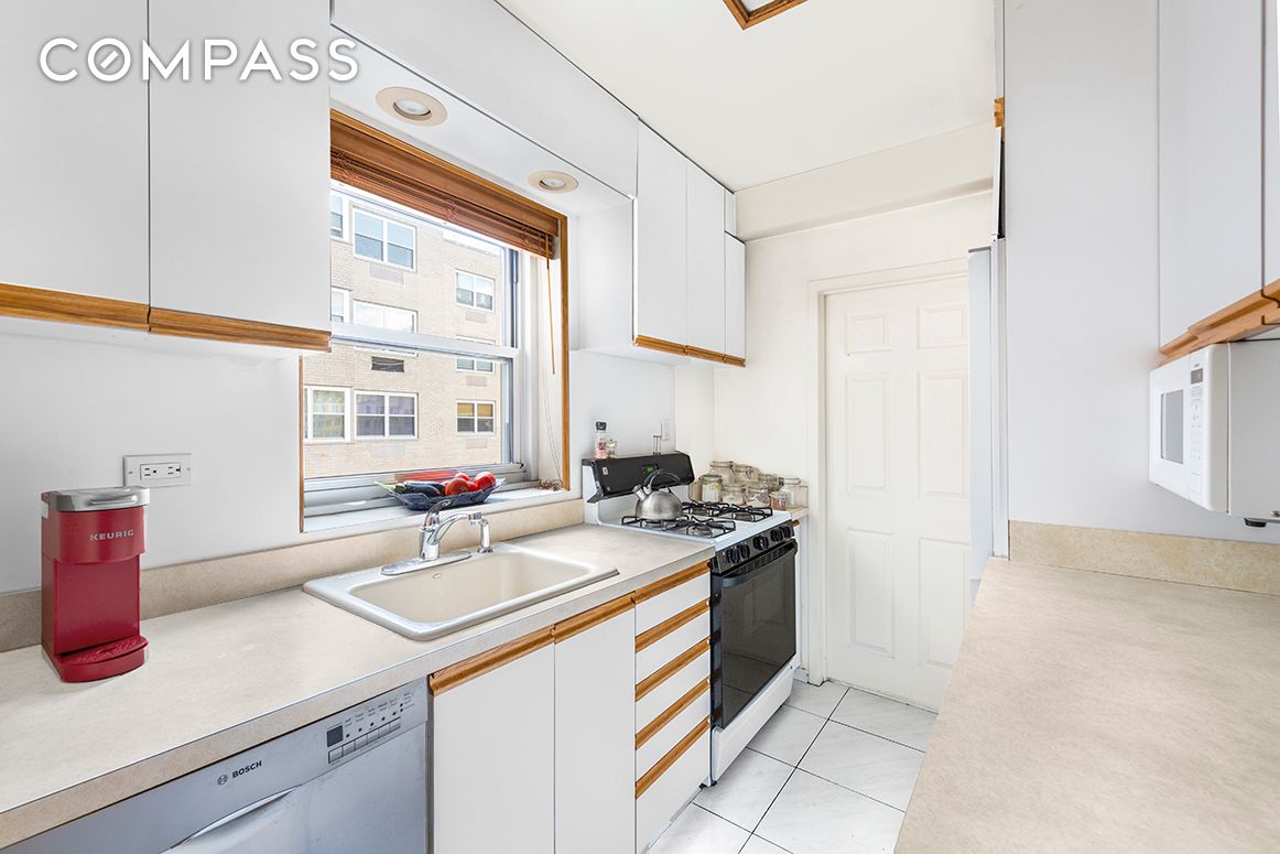 11 Fifth Avenue Unit: 10-C