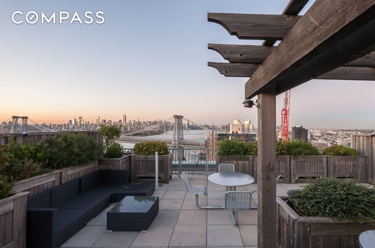 440 Kent Avenue 22C