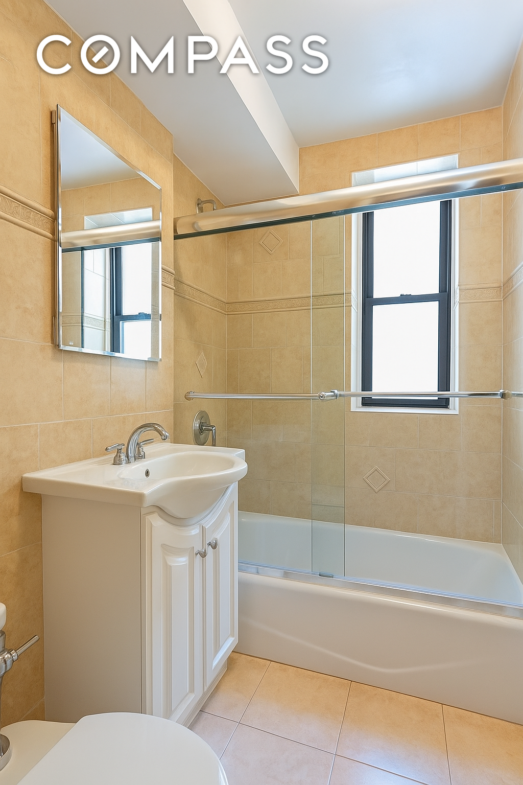 30 E 9th Street 2II