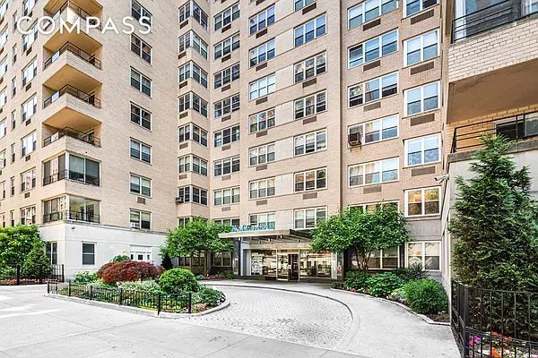 11 5th Avenue 8AB
