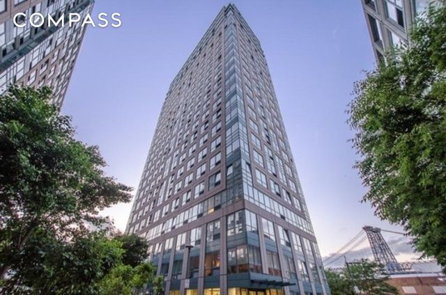 440 Kent Avenue 22C