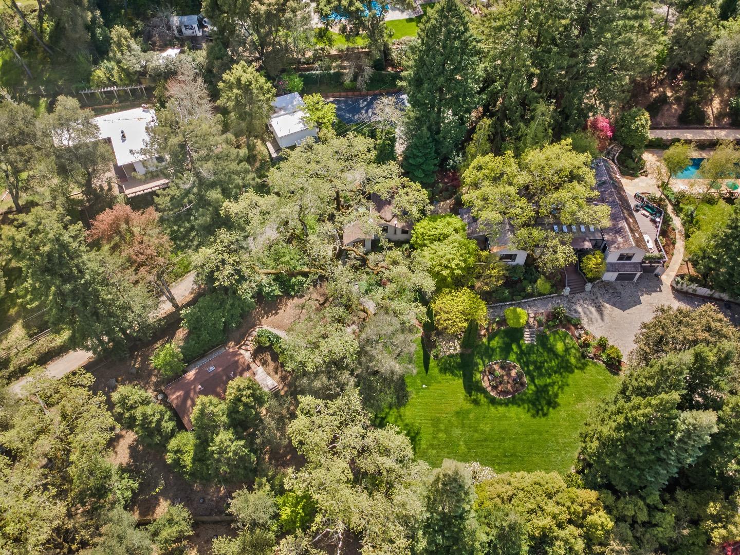 1477 Portola RD