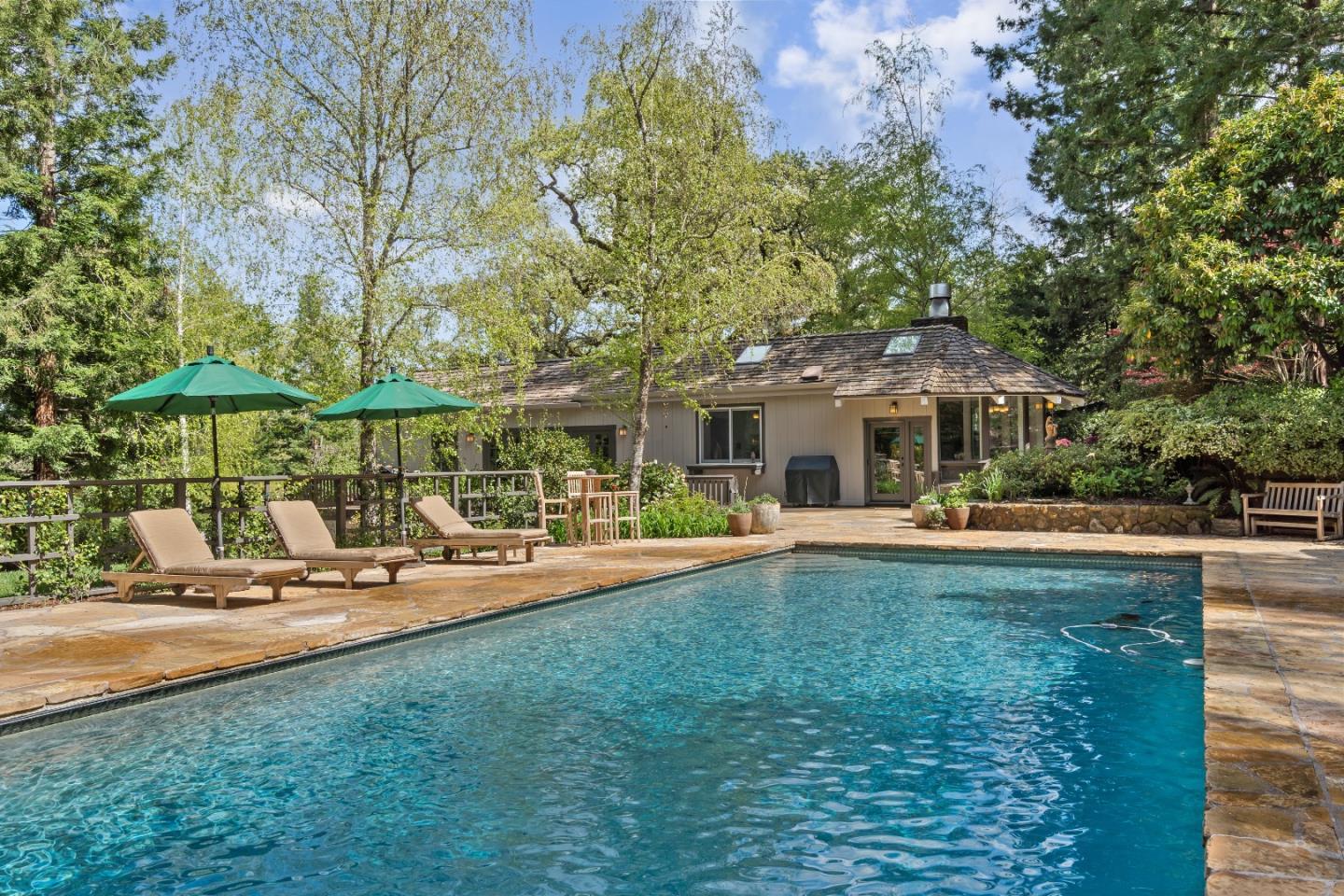 1477 Portola RD
