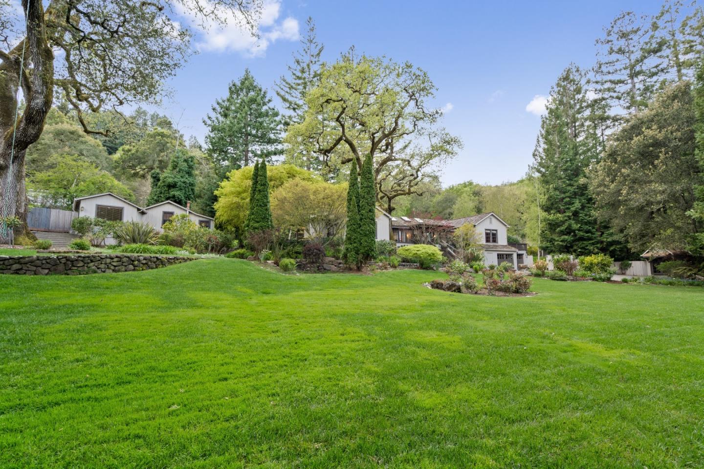 1477 Portola RD