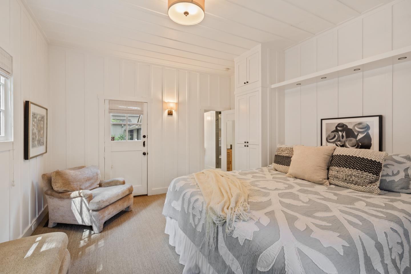 1477 Portola RD