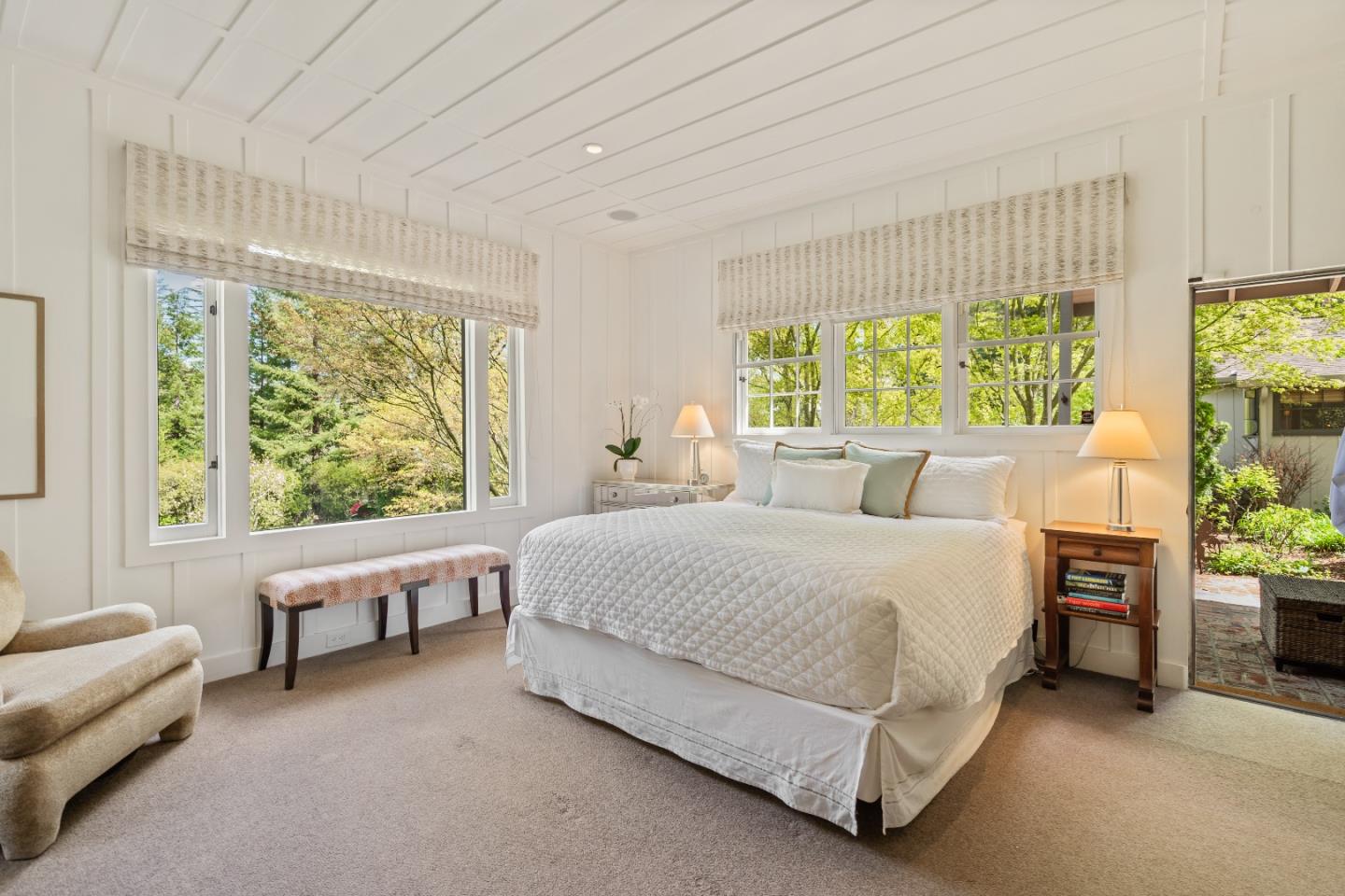 1477 Portola RD