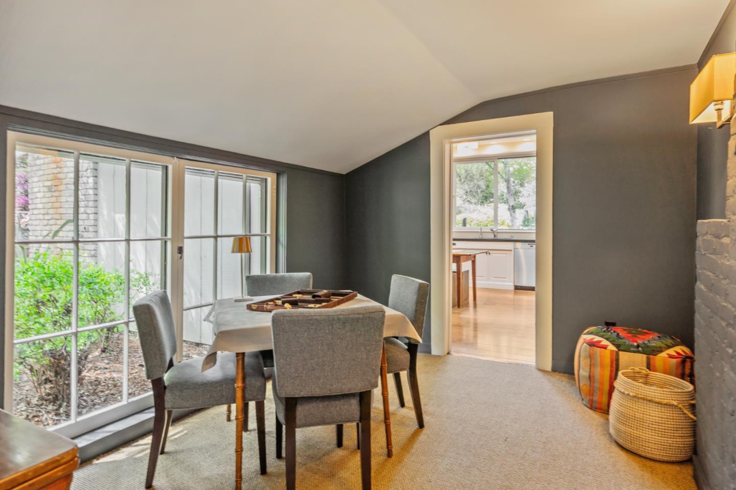 1477 Portola RD