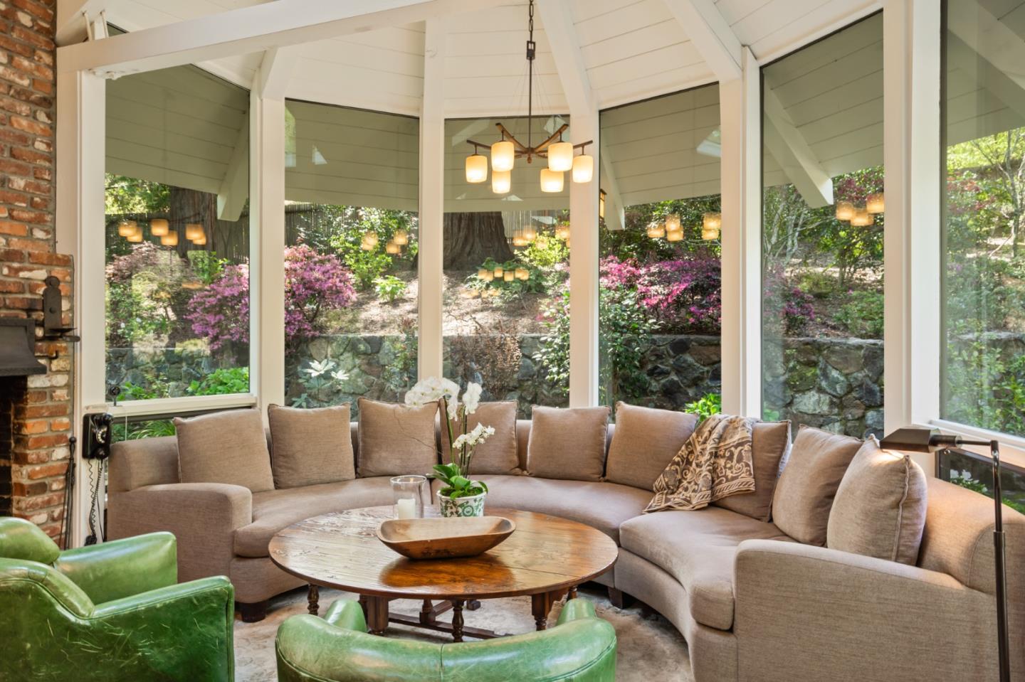 1477 Portola RD