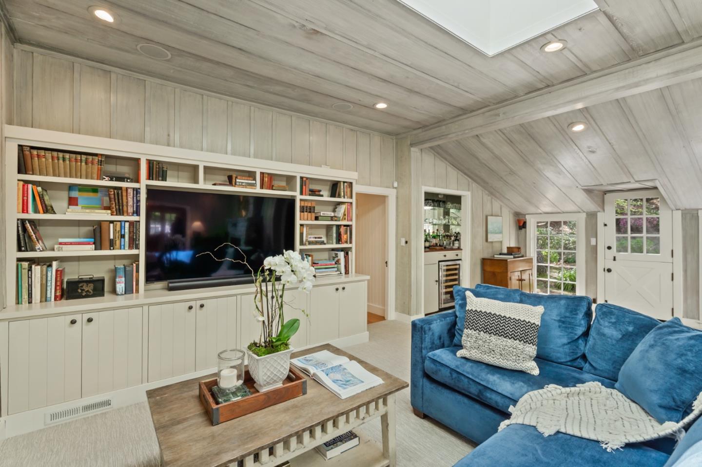1477 Portola RD